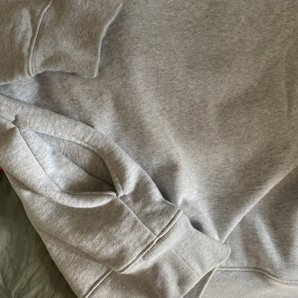 Aritzia TNA sweatshirt - size 1 (Oversized) - Picture 7 of 10